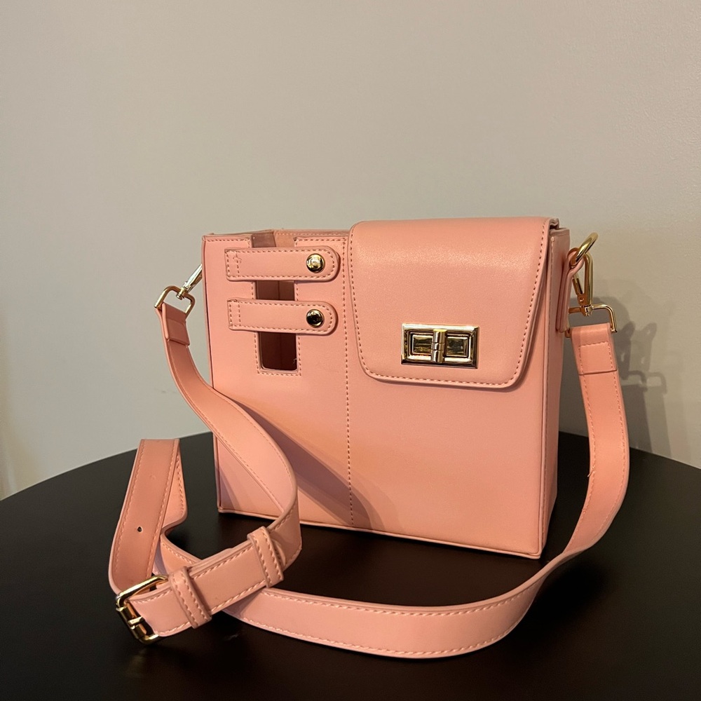 Chic Pink Crossbody Cupholder Bag - Like New!